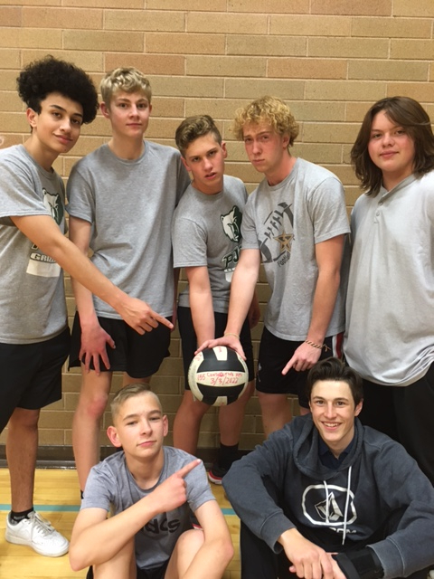 Students of 7th period PE who broke the consecutive volleyball hitting record